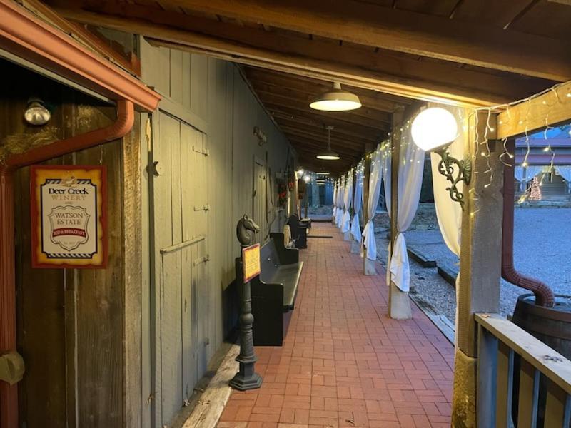 Watson Estate Bnb & Deer Creek Winery Юниънтаун Екстериор снимка